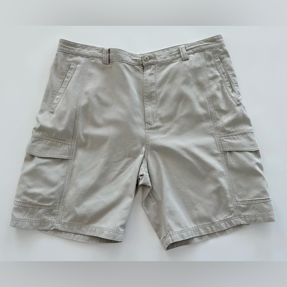 Tommy Bahama Cargo Shorts Mens 42 Beige Khaki Utility Tencel Cotton Travel Beach